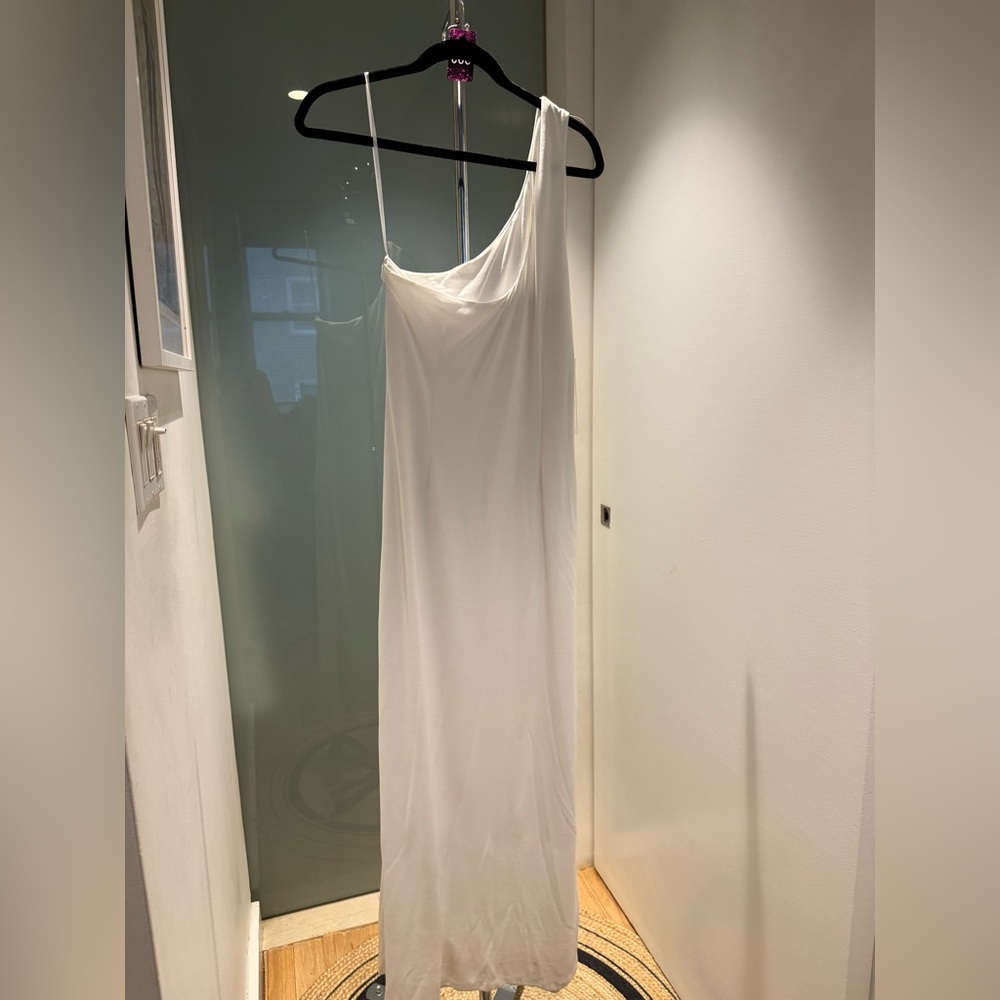 Third Form White‎ One-Shoulder Dress - Picture 6 of 7